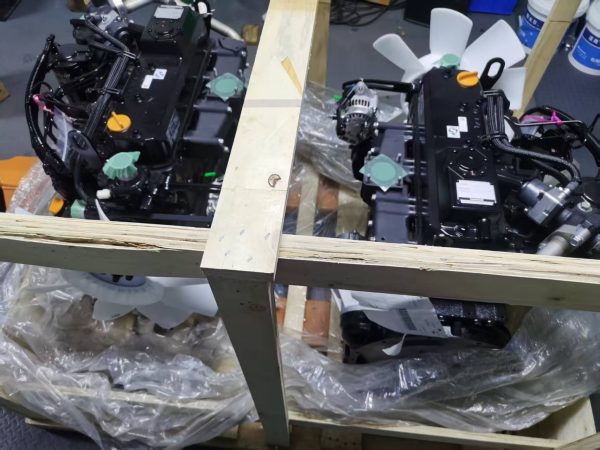 Yanmar diesel engine 4TNV98 is used in excavators and lawn mowers.